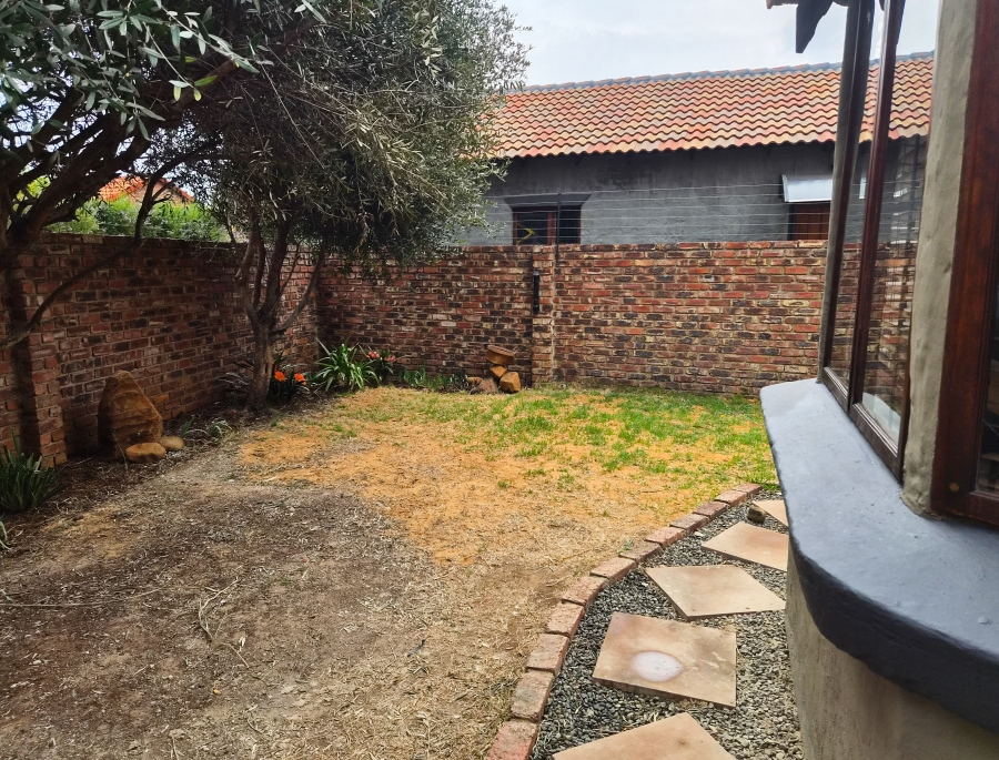 3 Bedroom Property for Sale in Mooivallei Park North West